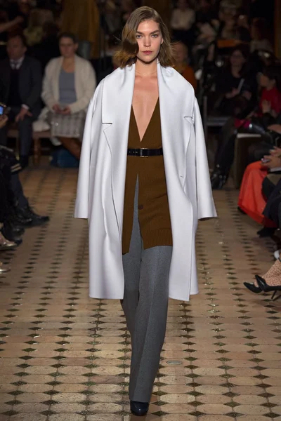 Look 12